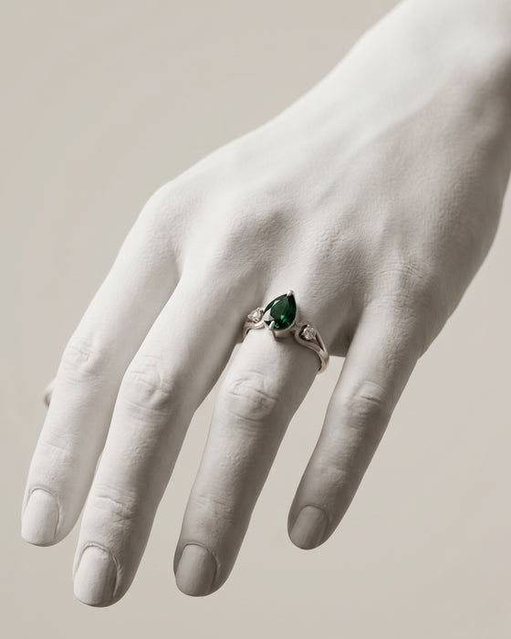 Emerelle Teardrop Luxe Ring